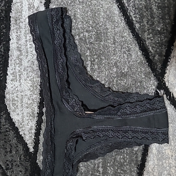 Victoria Secret 2012 LOW-RISE LACE TRIM LEOPARD & BLACK THONGS BUNDLE - Picture 10 of 16